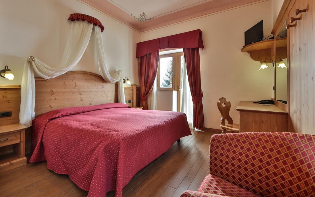 Hotel Fai Фай-делла-Паганелла Екстер'єр фото