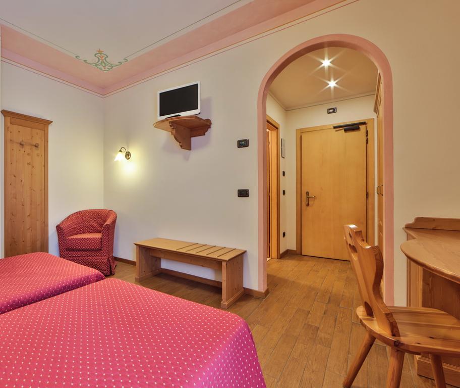 Hotel Fai Фай-делла-Паганелла Екстер'єр фото
