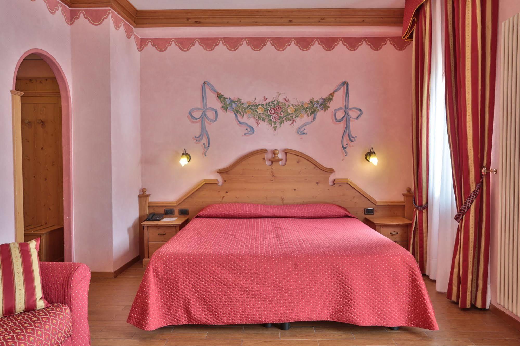 Hotel Fai Фай-делла-Паганелла Екстер'єр фото