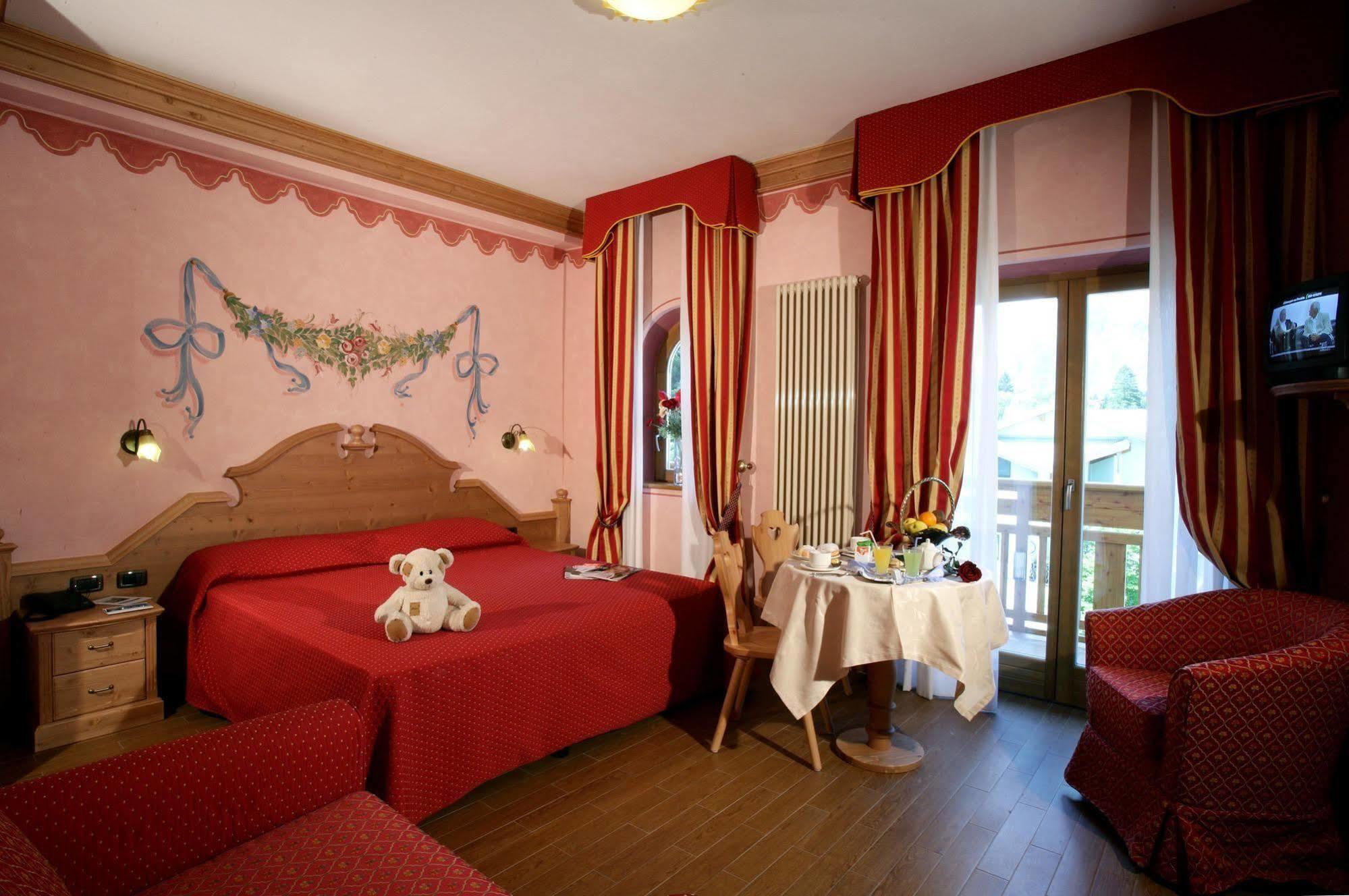 Hotel Fai Фай-делла-Паганелла Екстер'єр фото