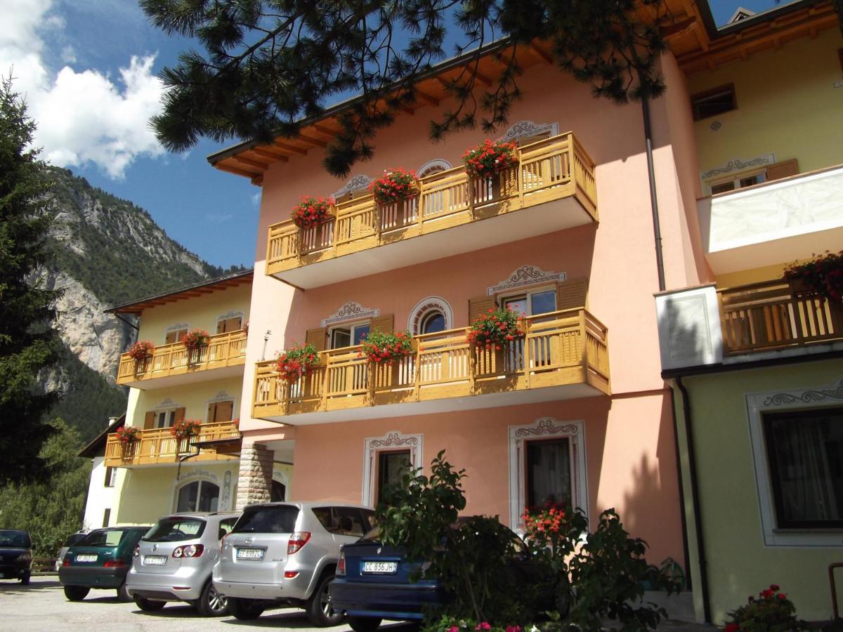 Hotel Fai Фай-делла-Паганелла Екстер'єр фото
